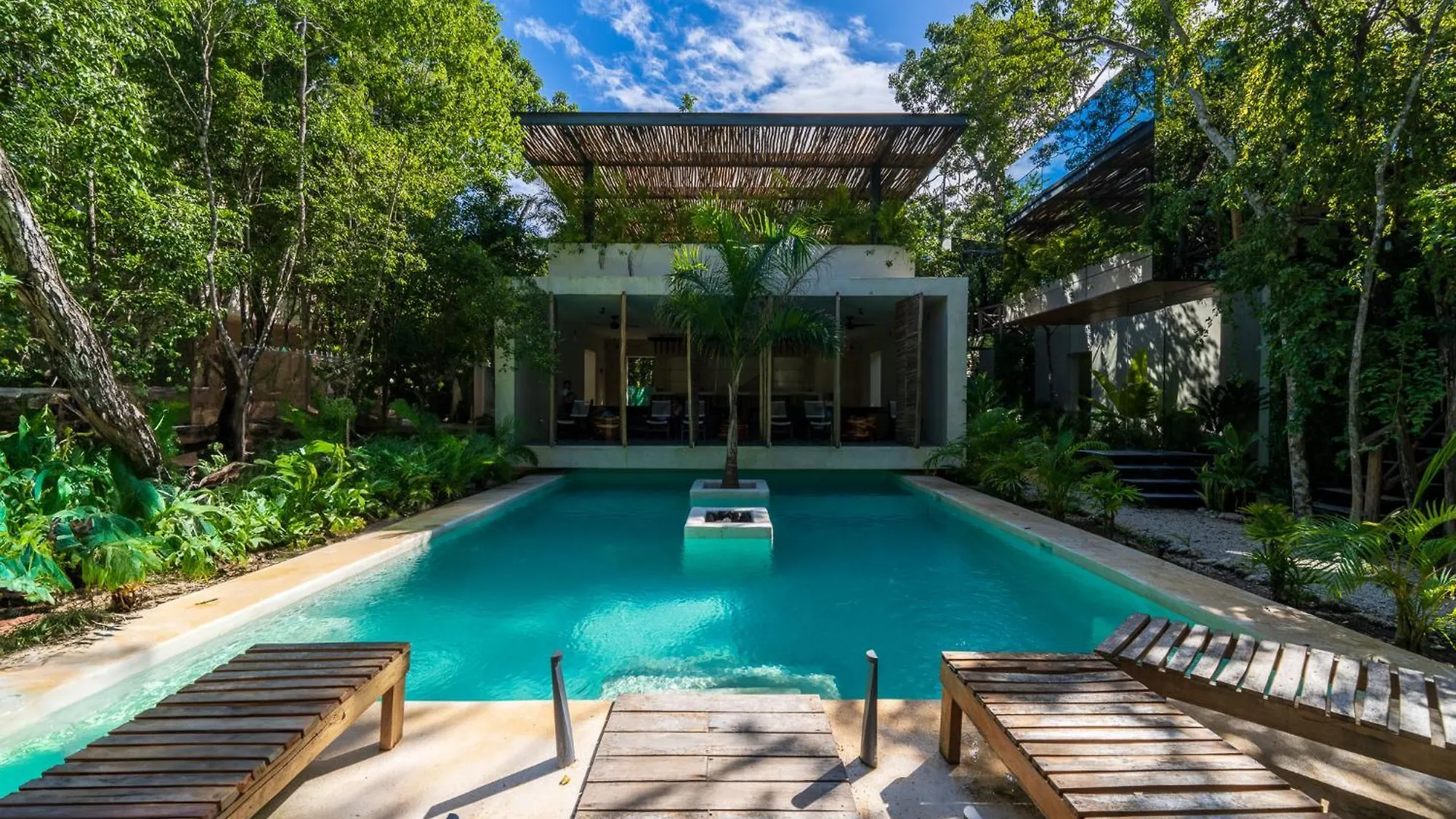 Jungle Reflection Loft Beach Club Tulum